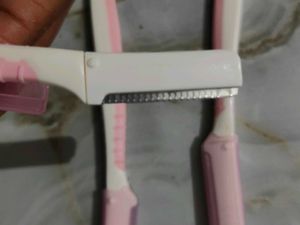 Dorco LetsShave Face Razor for Women