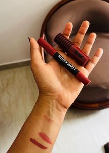 Nykaa & Love Earth Lipstick Duo lip stick comb