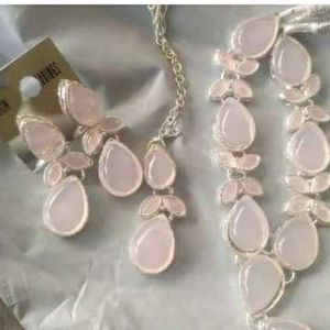 Jwellery Set Of Necklace, Earrings &amp;Mangtika..
