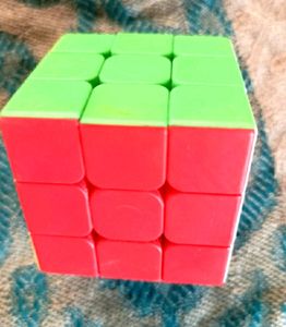 "🧩 Cubes 3x3 High-Speed Stickerless Magic Puzzle Cube Game Toy 🪄"