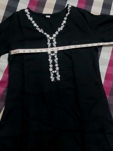 Embroidered Black Tunic Top🌺💗