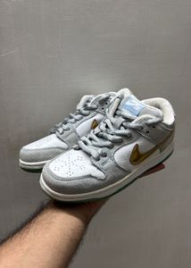 *100% Authentic* Nike Dunk SB Sean Cliver