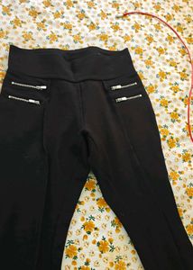 Chic Black Leggings
