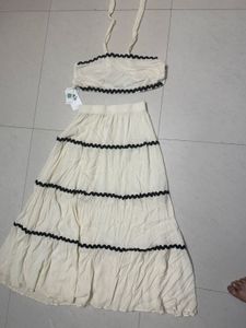 newme off-white tie-up skirt coord set