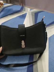 Chic Black Textured Shoulder Bag
