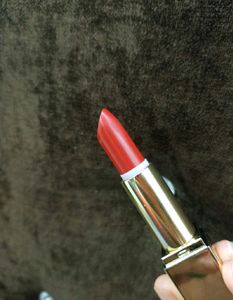 Estee Lauder lipstick persuasive