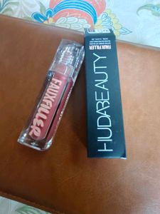 Huda Beauty Liquid Matte Lipstick - Posh