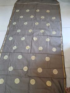 Elegant Dupatta with Gold Accents