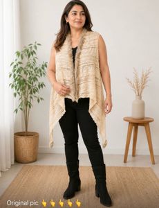 Elegant Lace Vest with Fur Trim