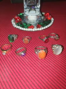 UNISEX RINGS WITH A RING HOLDER