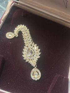 Elegant Paisley Brooch