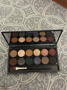 12 Color Eyeshadow Palette