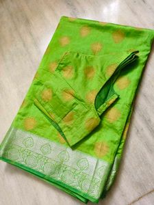 Regal Green & Gold Brocade Saree Set 🦜