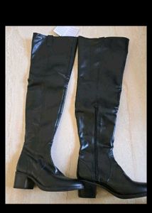 Chic Black Over-the-Knee Heeled Boots