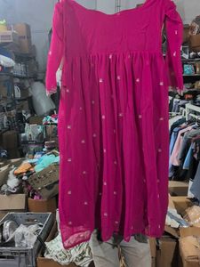 Elegant Pink Embroidered Kurta Set M size