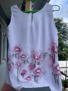 White Floral Sleeveless Tunic Top