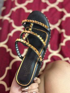 VALENTINO BRAND HEEL