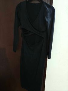 Chic Black Cutout Midi Dress