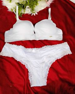 Comfortable Ribbed White Bra