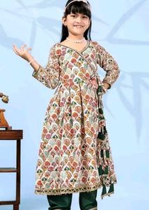 New Cute Floral Print Girls' Kurta Set