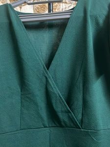 Elegant Green V-Neck Dress