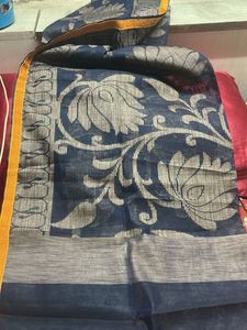 Elegant Blue dupatta with Floral Motifs