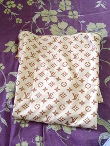 VL brand new tee