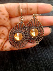 Vintage Style Drop Earrings/Rare Find