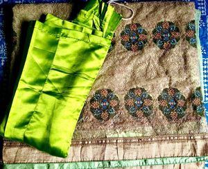 🔴 Premium Super Net Embroidered Saree With Petico