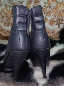 Pencil Heels Ankle Length Boots.
