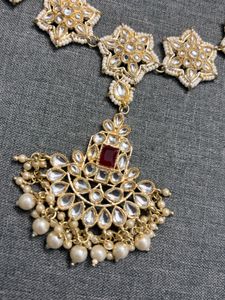 Elegant Kundan Maang Tikka