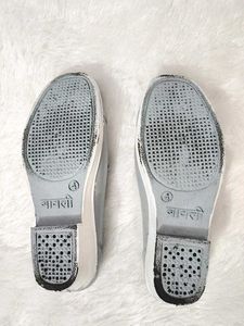 🎀 Cute Gray Slip-On Flats 🩶