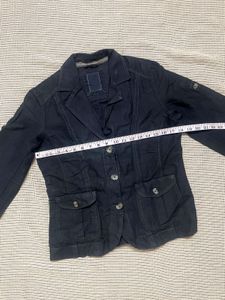 Stylish Denim Jacket - Versatile &amp; Chic