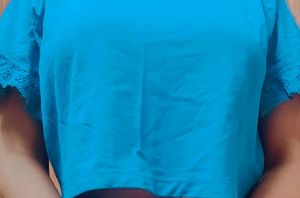 Blue over sized Crop top With Designer Sleeves 💙💙