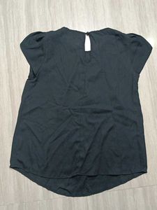 Chic Black Puff Sleeve Top