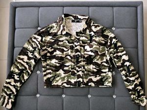 Camo Print Cropped Jacket
