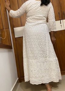 White embroidered Sequins Kurta|Price ⬇️ 40!