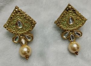 🆕Beautiful kundanjewelry+beads jewelry.    jewelry, necklace, beads, choker, handmade, jaipurjewelry, kundanjewelry, chokerset, earrings, women, beauty, forever21,