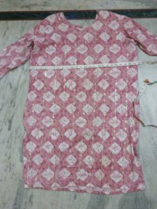 Elegant Pink Kurta with White Design