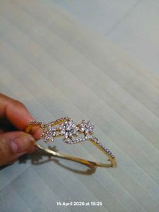 Sparkling Floral Bracelet