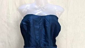 Elegant Navy Blue Strapless Tulle Gown