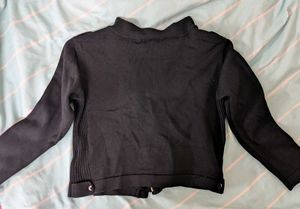 Black Cropped top
