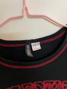 H&amp;M Black Cropped Graphic T-Shirt