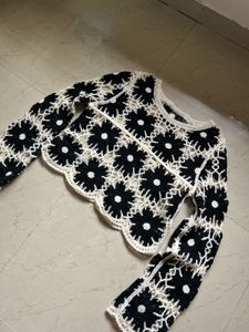 women crochet floral round neck long sleeve crop t