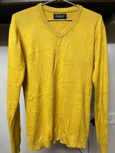 Yellow V-Neck Sweater 💛🌻