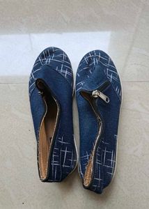 Stylish Denim Zip-Up Flats
