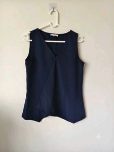 Chic Sleeveless Navy Blue Top