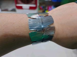 Leaf Design Bangle Set