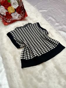 🤍🖤Houndstooth Sweater Vest🖤🤍