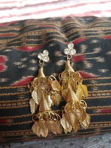 Designer Gold Tone Dangle Earrings with Rhinestone